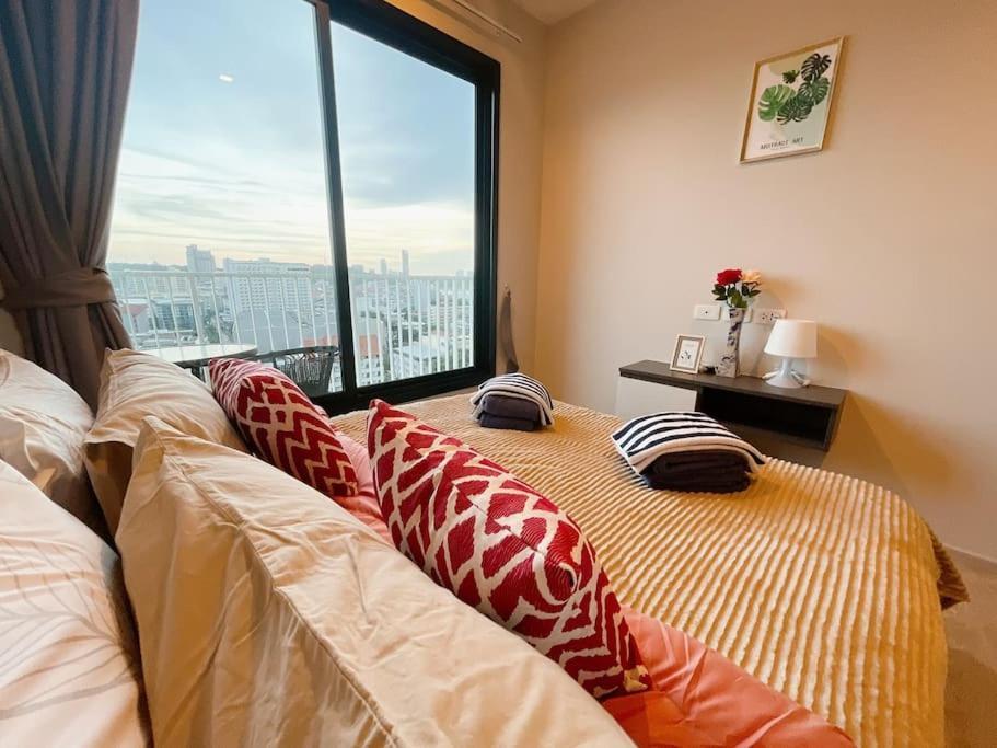 Base Central Pattaya Long Balcony King-Bed With Infinity Pool & Free Netflix! Eksteriør billede