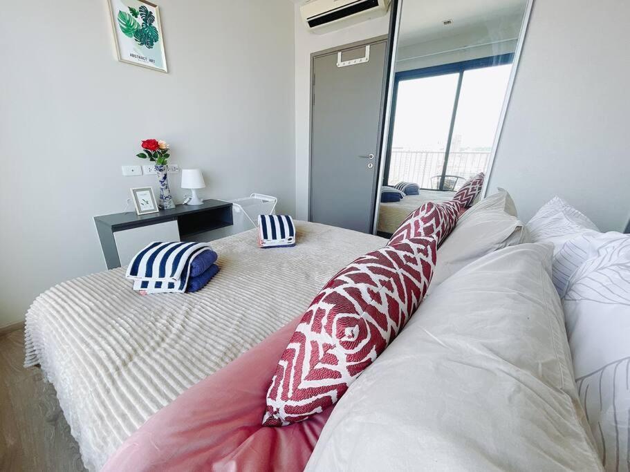 Base Central Pattaya Long Balcony King-Bed With Infinity Pool & Free Netflix! Eksteriør billede