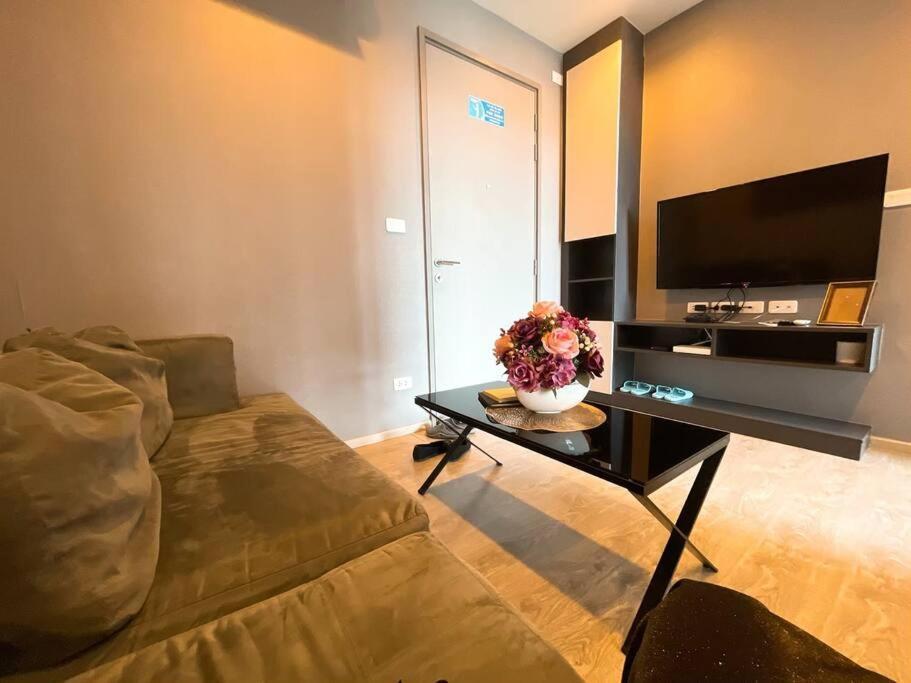 Base Central Pattaya Long Balcony King-Bed With Infinity Pool & Free Netflix! Eksteriør billede