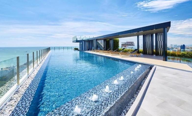 Base Central Pattaya Long Balcony King-Bed With Infinity Pool & Free Netflix! Eksteriør billede