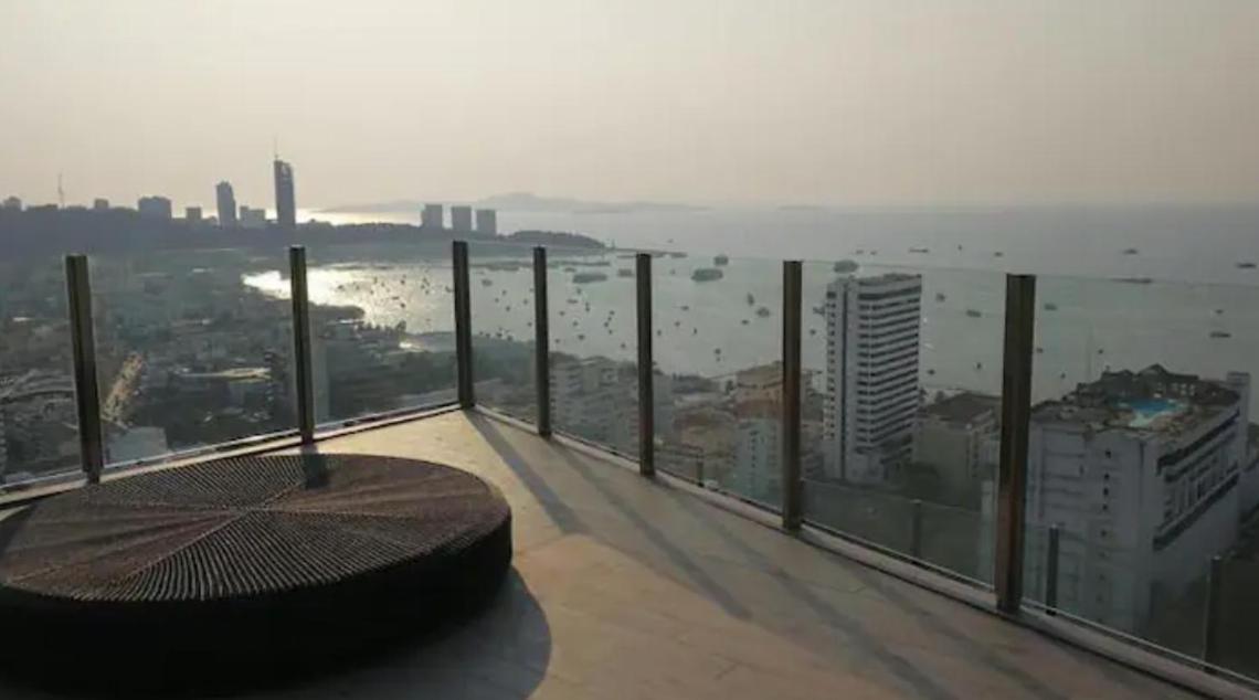 Base Central Pattaya Long Balcony King-Bed With Infinity Pool & Free Netflix! Eksteriør billede