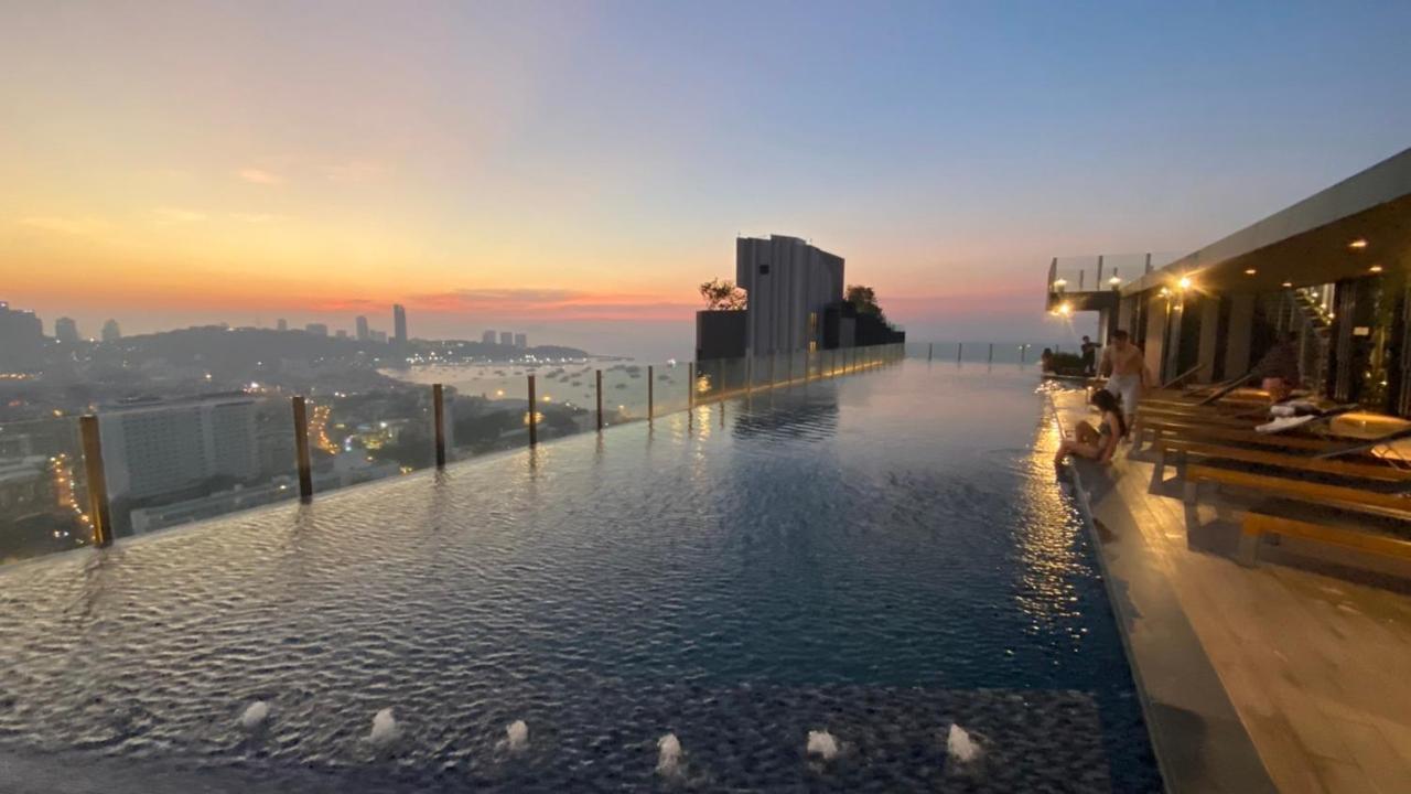 Base Central Pattaya Long Balcony King-Bed With Infinity Pool & Free Netflix! Eksteriør billede