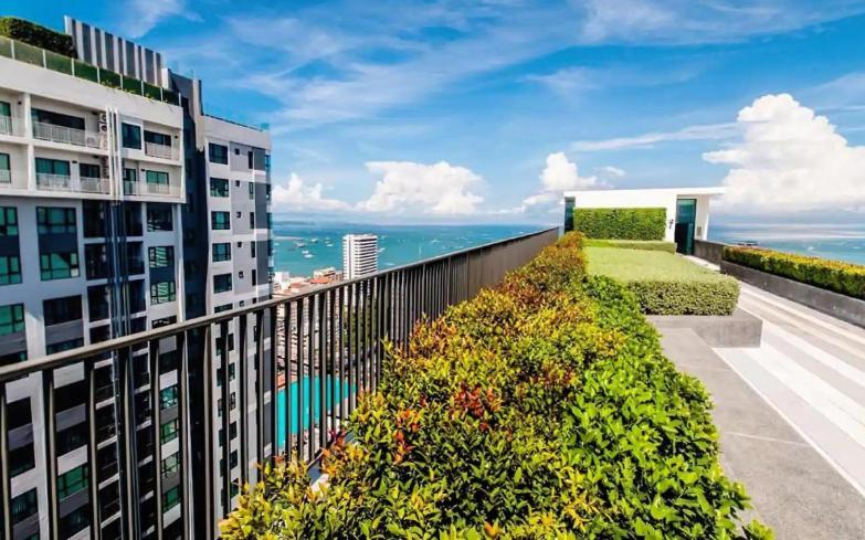 Base Central Pattaya Long Balcony King-Bed With Infinity Pool & Free Netflix! Eksteriør billede
