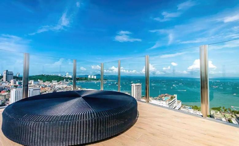 Base Central Pattaya Long Balcony King-Bed With Infinity Pool & Free Netflix! Eksteriør billede
